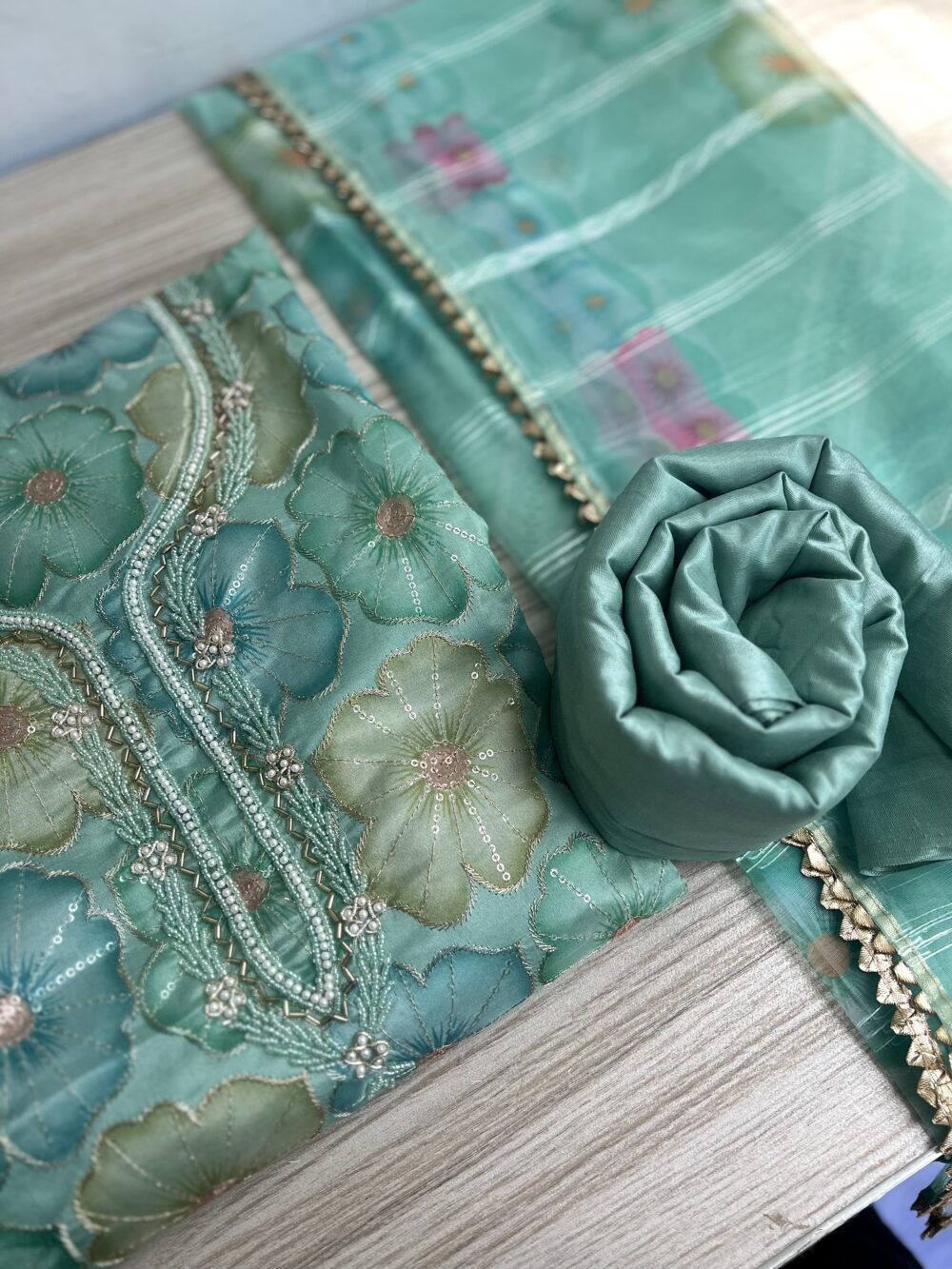 سوت پنجابی هندی طرح مخور عربی رنگ آبی (تکه نادوخت) - Image 4